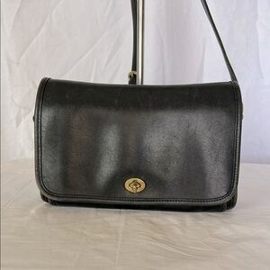 COACH black Vintage soft leather Ridgefield Flap Turn Lock Crossbody bag. # 9812